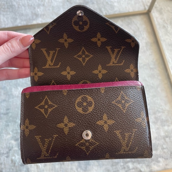 Louis Vuitton Epi Monogram Marie-Lou Compact Wallet ‘Fuchsia’ - Picture 2 of 12